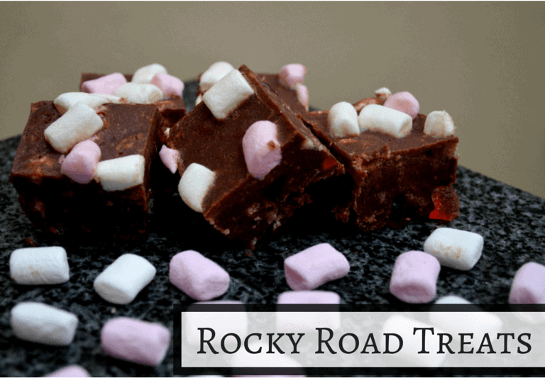 A cake made to look like a face