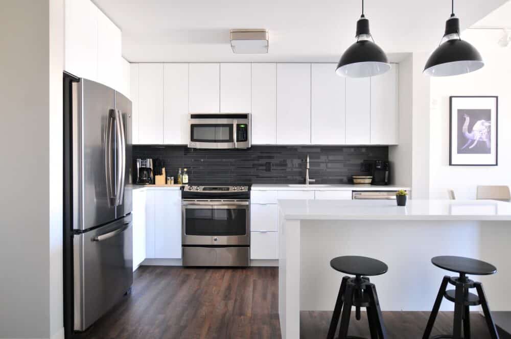 The kitchen design trend that keeps on giving: white gloss