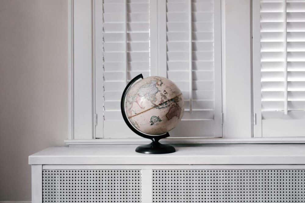 Making your rooms work around windows
