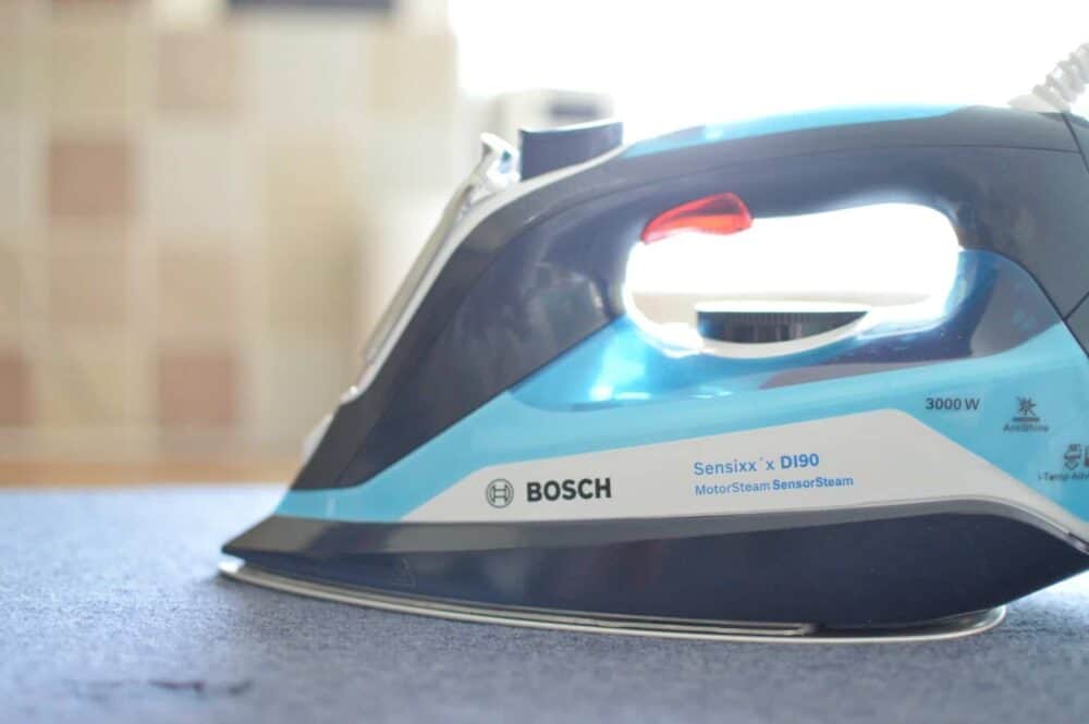 For the love of ironing // Bosch TDI9015GB Steam Generator Iron