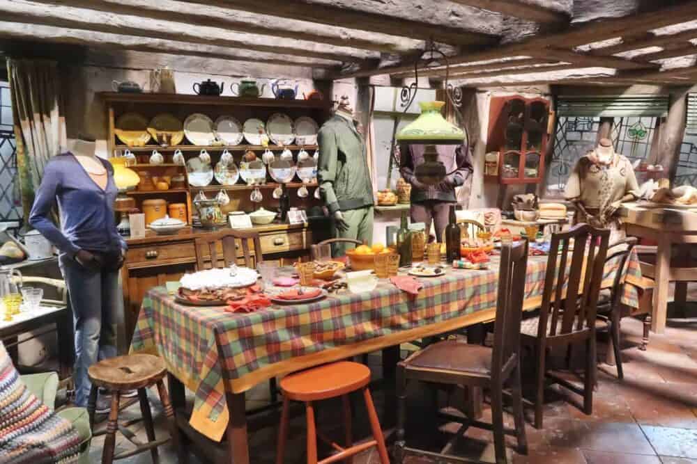 Warner Bros Studio Tour London | Hogwarts In The Snow {Christmas Dinner With The Weasleys}