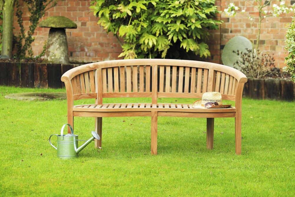 Tips for Perfect Placement of Garden Benches