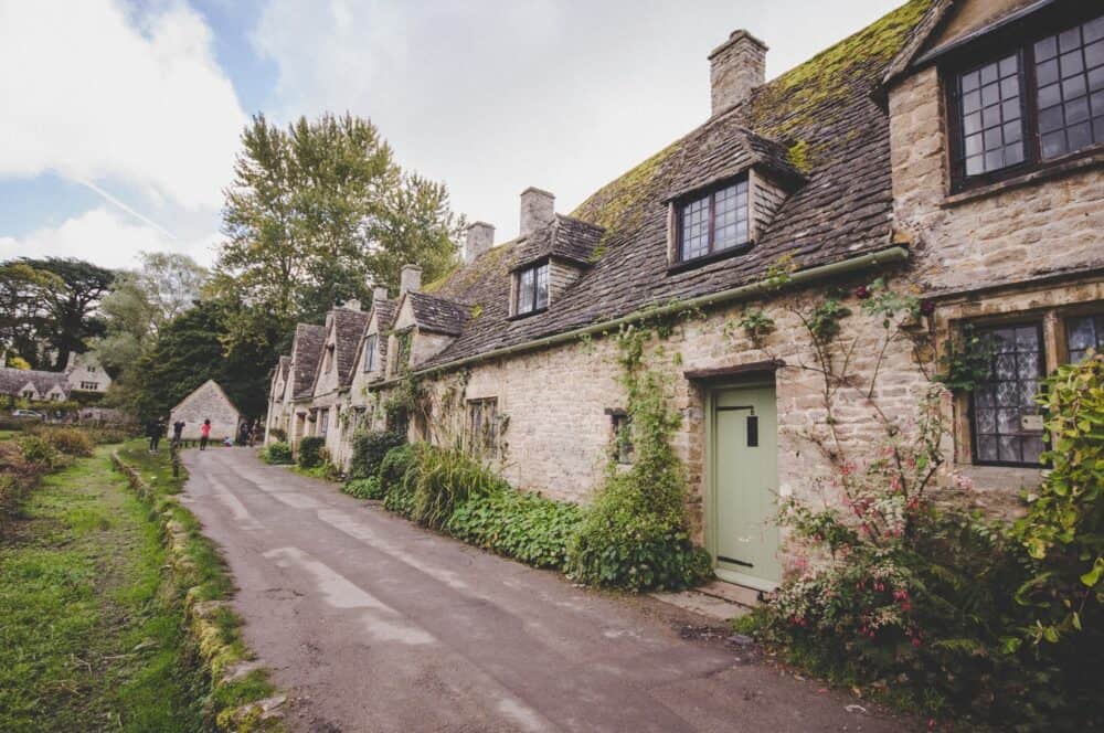 8 Amazing Travel Destinations Within the UK to Explore This Summer