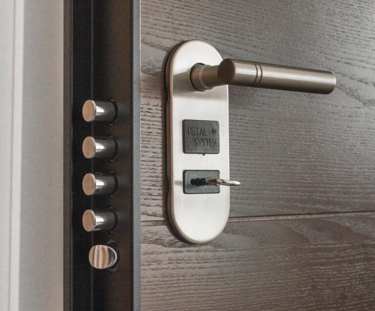door handle key keyhole