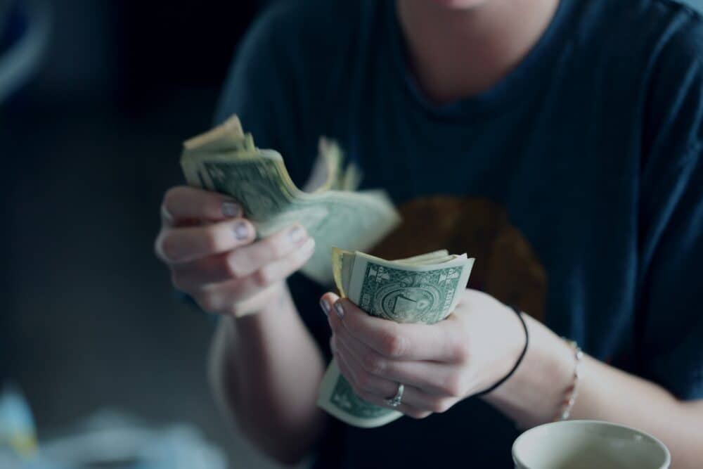 Choosing the Right Account to Save Your Money: Top Tips & Tricks