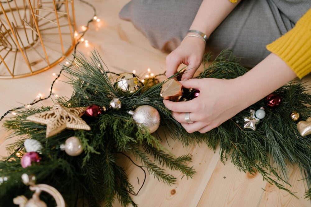 How to Make Wreaths and Garlands for Christmas