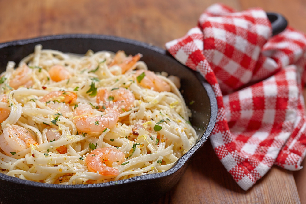 Super Quick Dinners for Busy Weeknights - Garlic Shrimp Pasta
