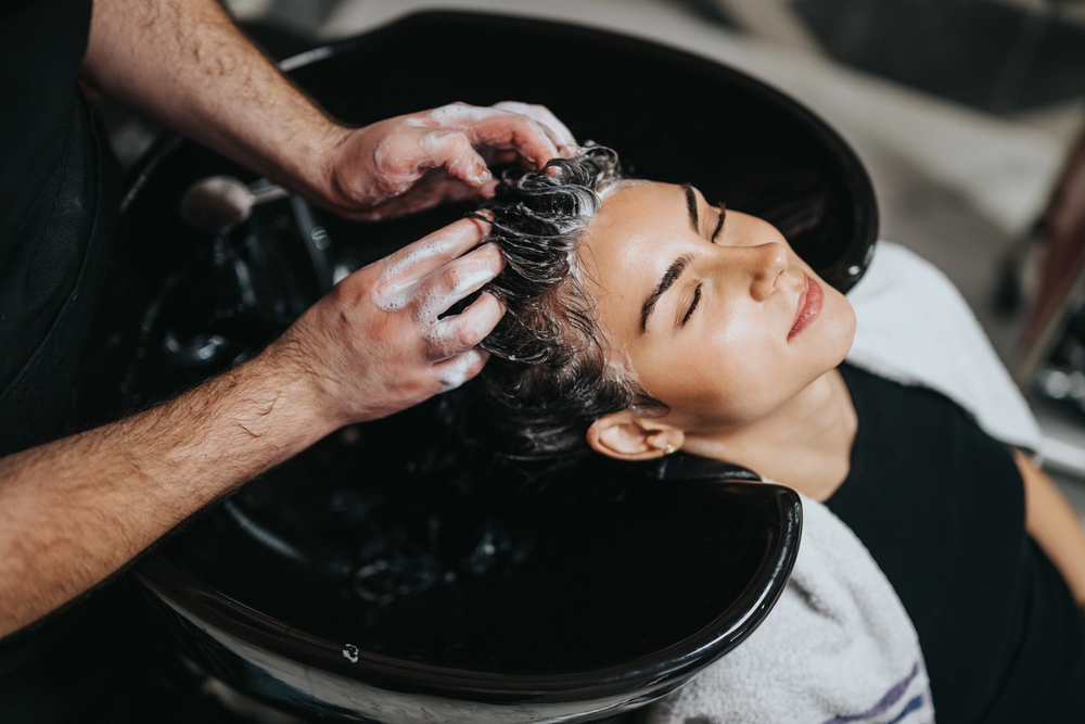How to Balance Hair Treatments and Natural Hair Care for the Best Results
