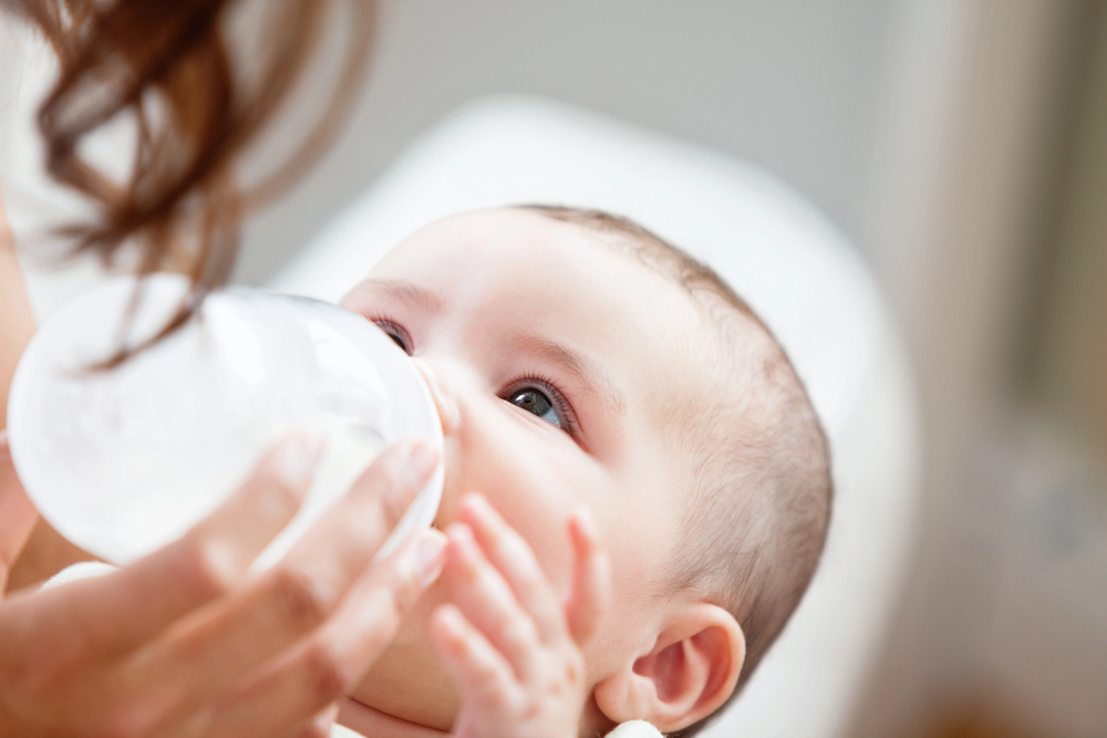 Can You Mix Breast Milk and Formula? A Complete Guide