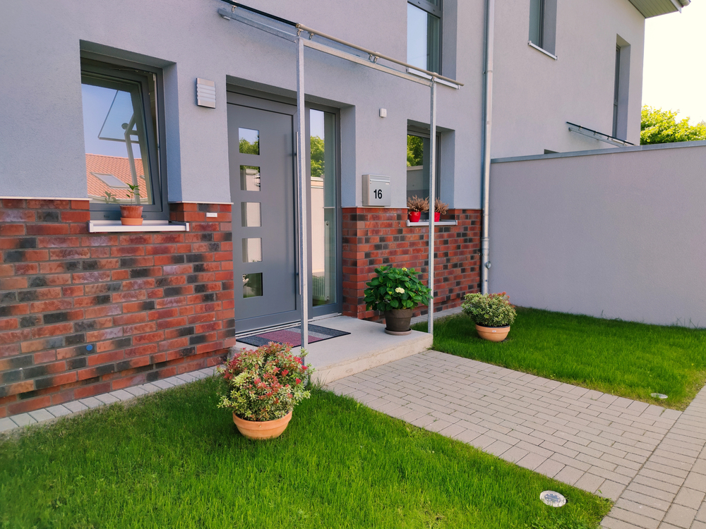 Choosing the Right Door Material: Wood, Composite or Steel?