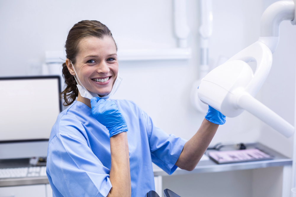 What does a dental hygienist do? Everything you need to know